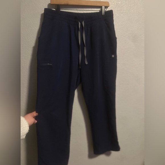 Figs navy blue two piece set - Picture 5 of 15